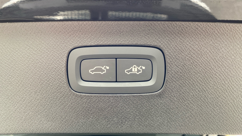 Volvo XC90 2.0 T8 PHEV Ultra Dark 5dr AWD Geartronic Estate